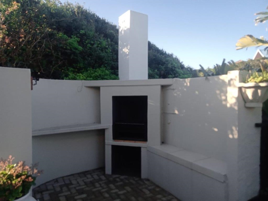 4 Bedroom Property for Sale in Paradise Beach Eastern Cape